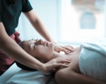 MASSAGE CỔ VAI GÁY CÓ TÁC DỤNG GÌ? NÊN MASSAGE NHƯ NÀO CHO ĐÚNG?